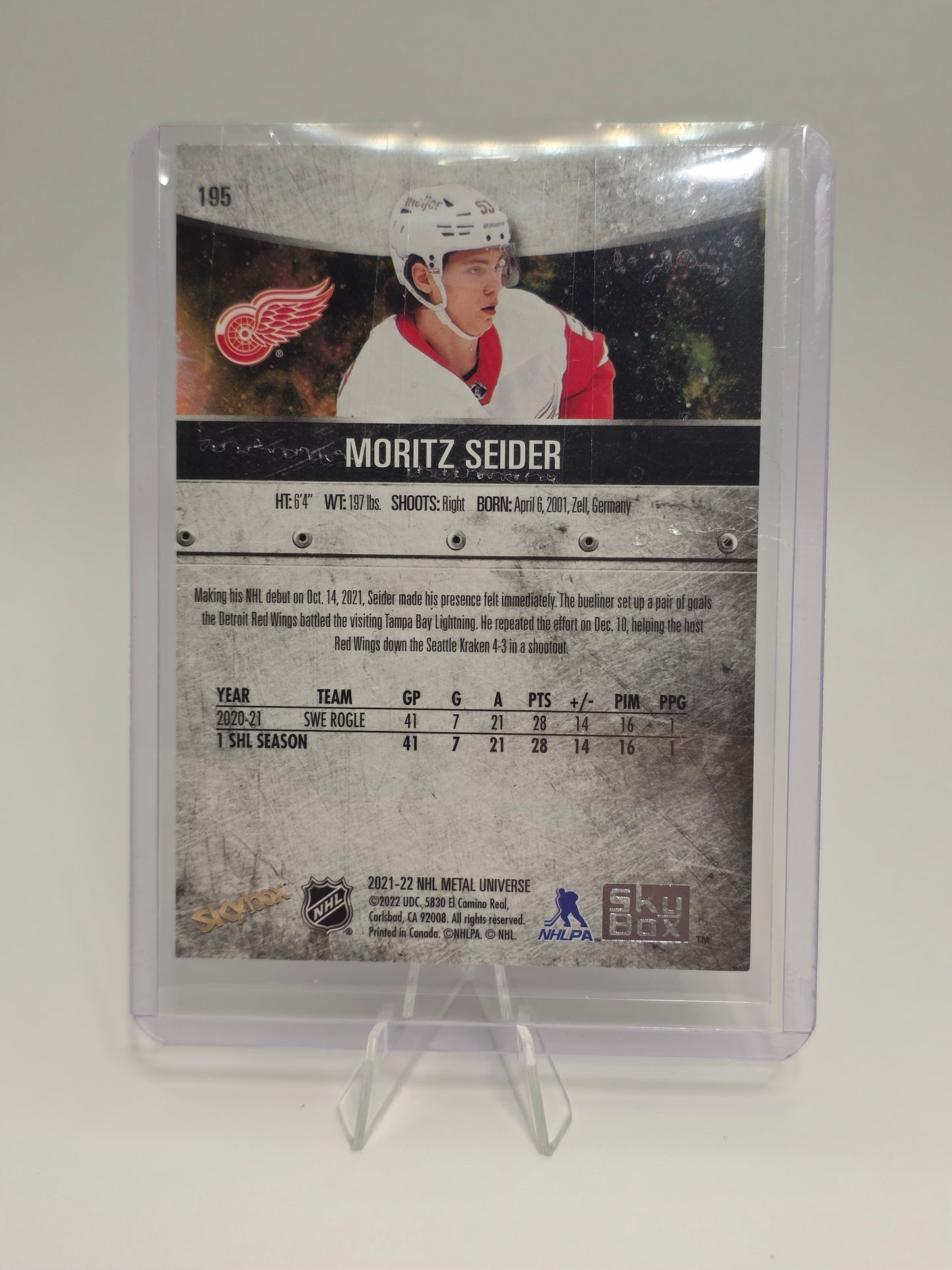2021–22 SkyBox Metal Universe — #195 — Moritz Seider (Rookie / Metal Insert)